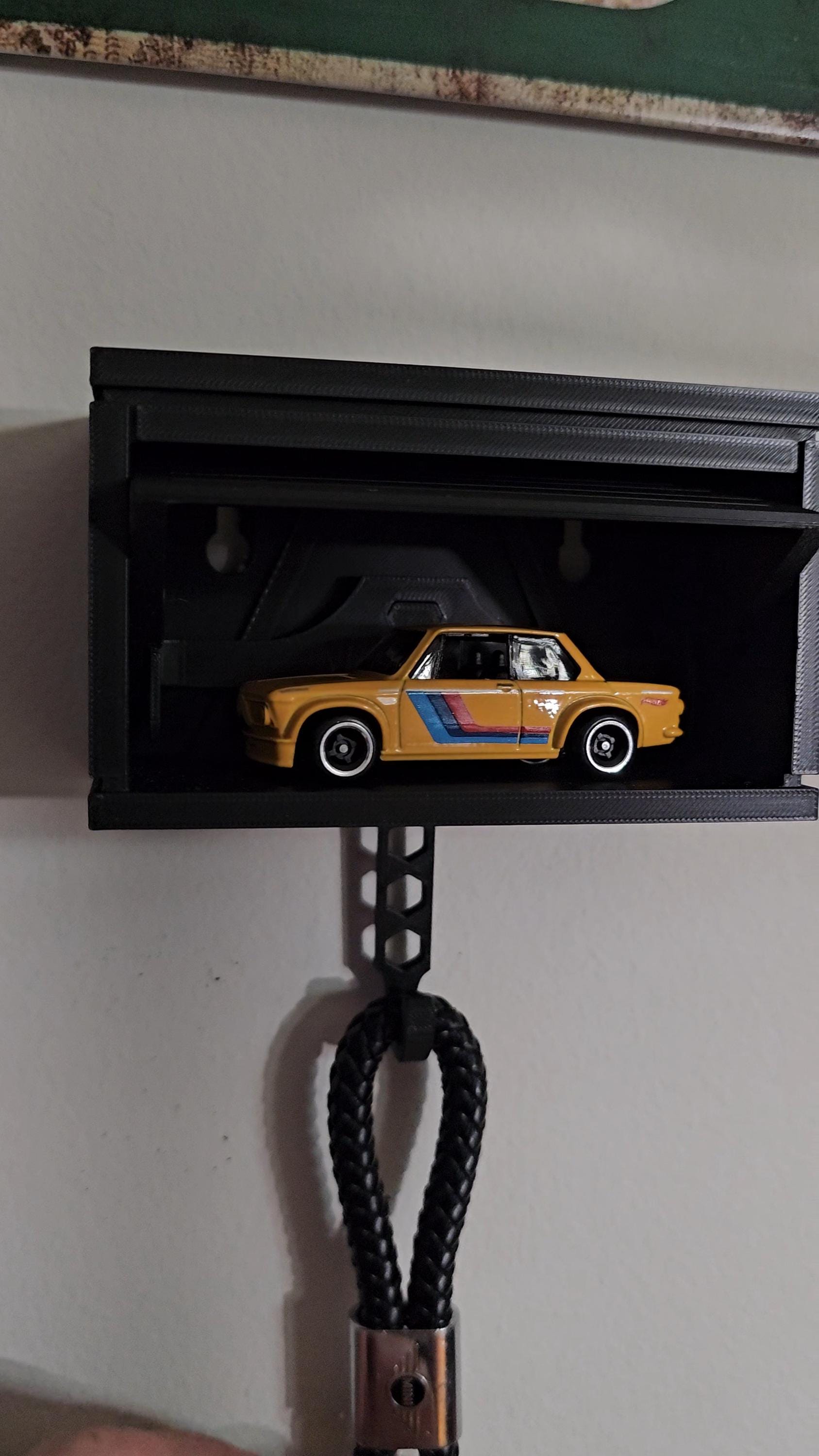 Hot Wheels & Matchbox Garage Key Holder – Interactive Wall Mount | Opens When You Park Your Keys!